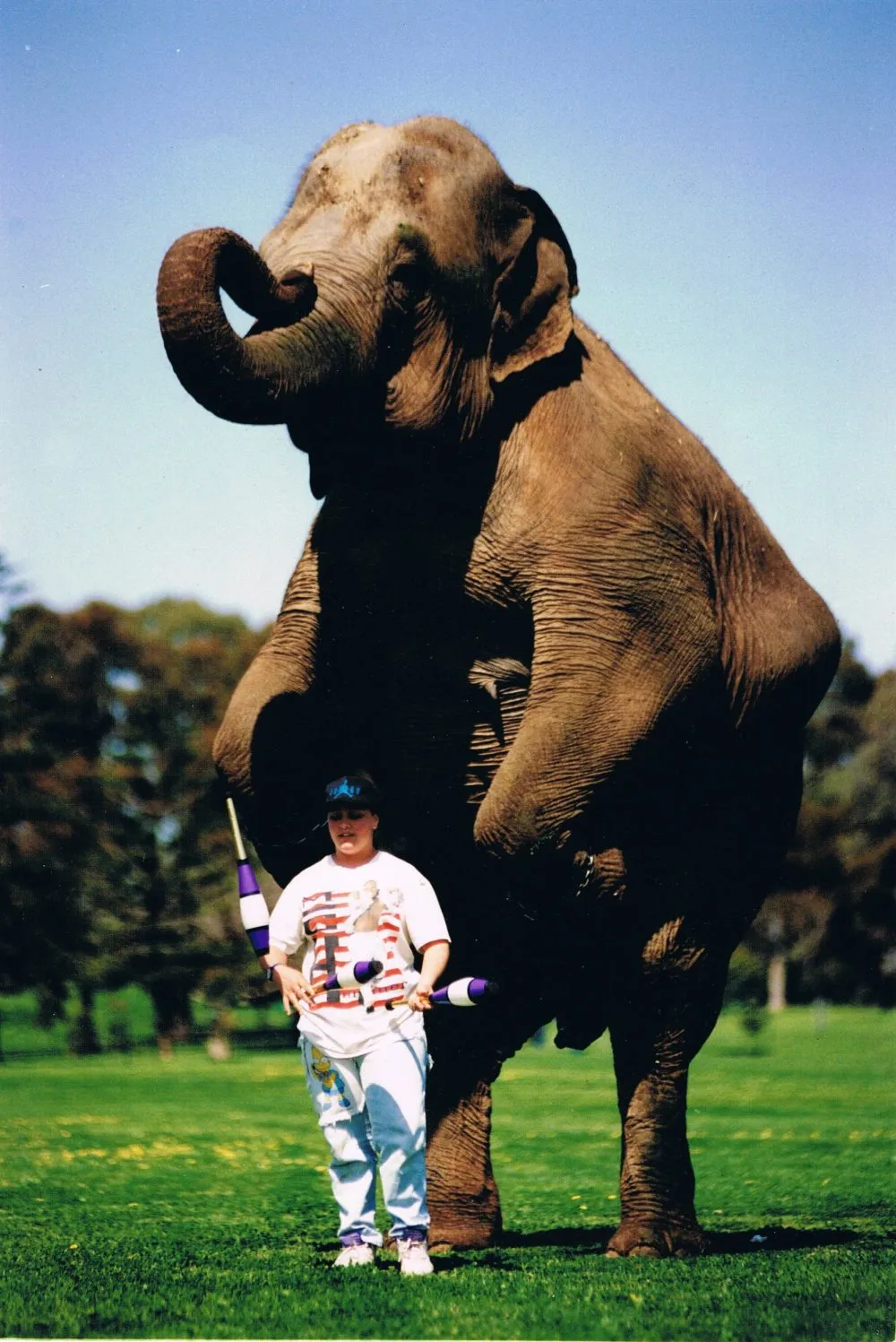 Juggglingggg 1000x1497