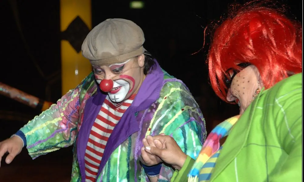 MUM AND TAMARA MARCH 08 1000x598